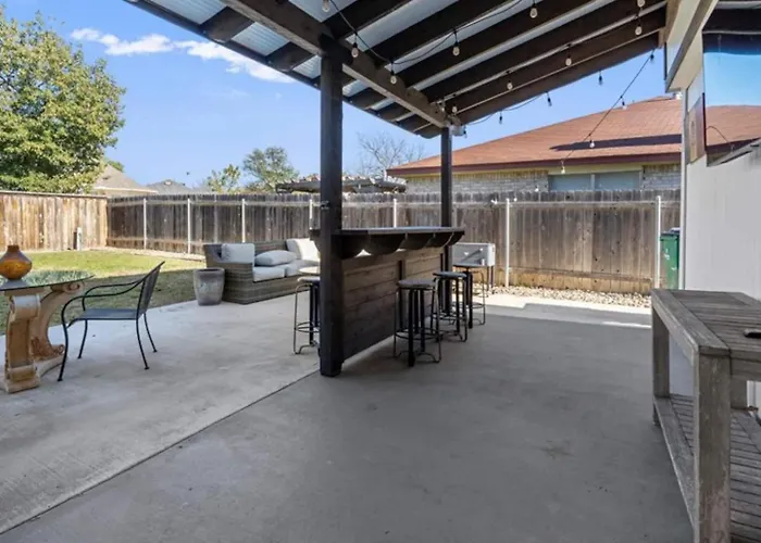 Spacious & Stylish 4 Bedroom House *