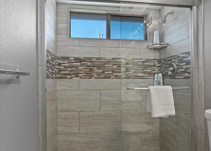 Spacious & Stylish 4 Bedroom House