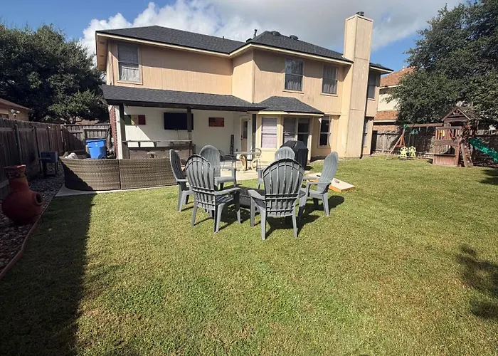 Spacious & Stylish 4 Bedroom House * Round Rock